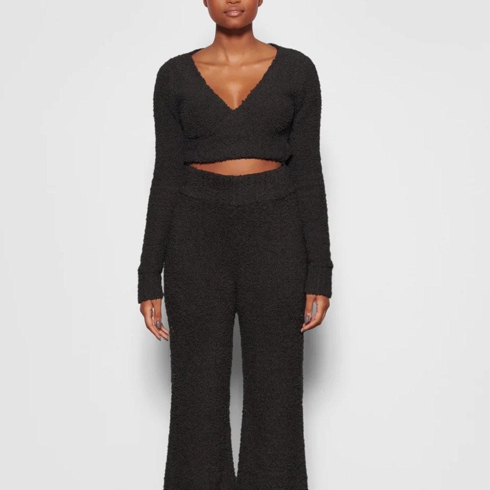 Skims Cozy black - l/s wrap top S/M